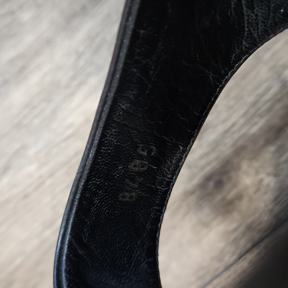 Prada Minimalist Classic Black Leather Thong Sandal Slip On Heels Size 3… - Picture 9 of 15